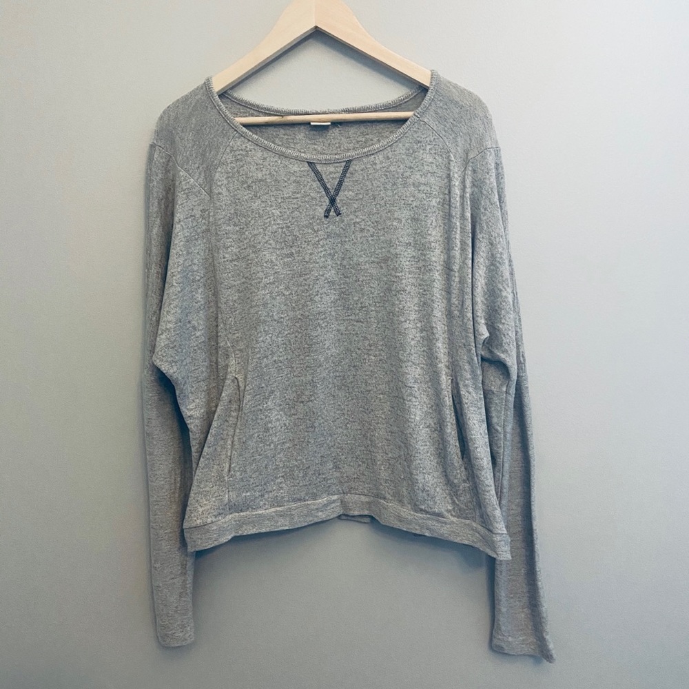 ROXY Large Long Sleeve With POCKETS